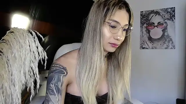 Snapshot of saraplayboy96 chatting on 28, 10, 2025 saraplayboy96 online show from 28, 10, 2025