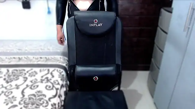 xSUCKTHYWOMANx online show from 10, 9, 2025