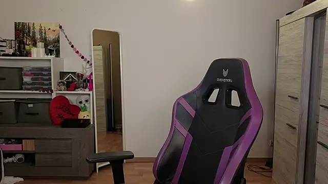 TinniAngel online show from 7, 2, 2026