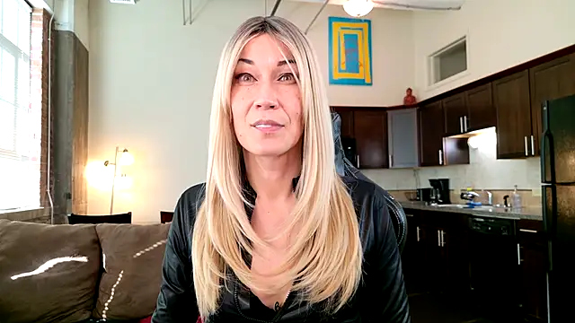 EveEnigma online show from 8, 1, 2025