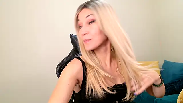 EveEnigma online show from 17, 1, 2025