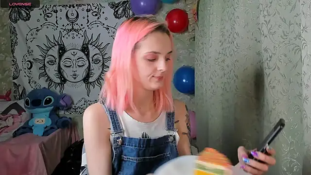 Cutie Adelia online show from 12, 12, 2024