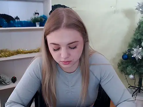 Snapshot of CrazyGloria chatting on 6, 1, 2025 CrazyGloria online show from 6, 1, 2025
