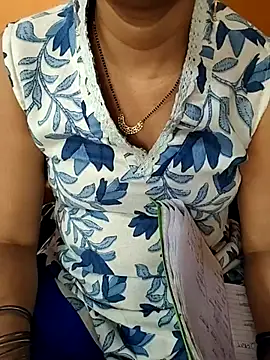 Snapshot of Diya_143 chatting on 10, 6, 2026 Diya 143 online show from 10, 6, 2026