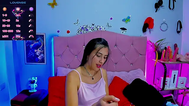 Snapshot of brenda_moris01 chatting on 6, 2, 2025 brenda moris01 online show from 6, 2, 2025