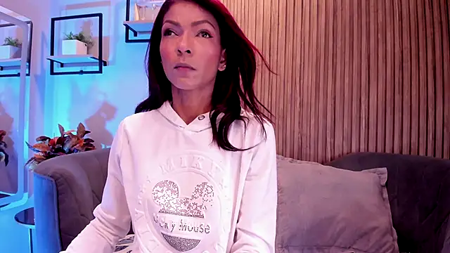 Snapshot of HannaPetit chatting on 25, 10, 2025 HannaPetit online show from 25, 10, 2025