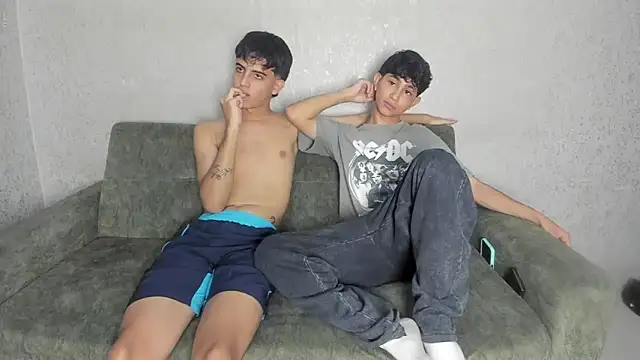 Snapshot of pelusos_mens chatting on 6, 5, 2026 pelusos mens online show from 6, 5, 2026