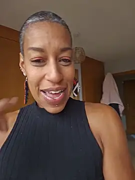 Snapshot of Goldenlace chatting on 9, 5, 2026 Goldenlace online show from 9, 5, 2026