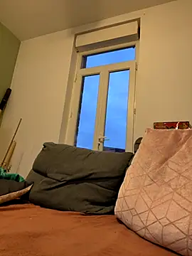 Daisy Michto Officiel online show from 25, 11, 2025