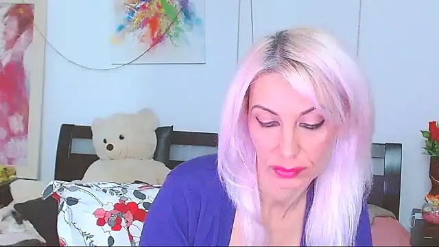 HoneyLara online show from 3, 11, 2025