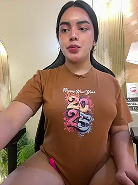 HotstuffCherrySummer online show from 24, 2, 2025