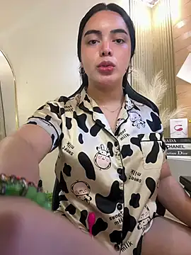 HotstuffCherrySummer online show from 26, 2, 2025