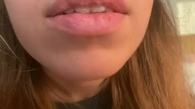 Snapshot of Mollyy998 chatting on 31, 10, 2025 Mollyy998 online show from 31, 10, 2025