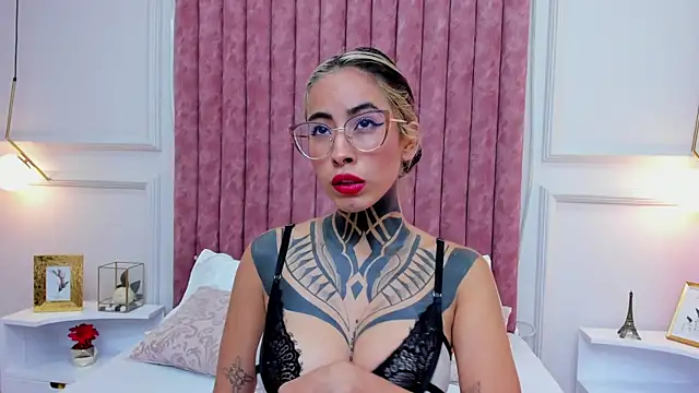 Snapshot of NicoleBlum chatting on 30, 12, 2024 NicoleBlum online show from 30, 12, 2024