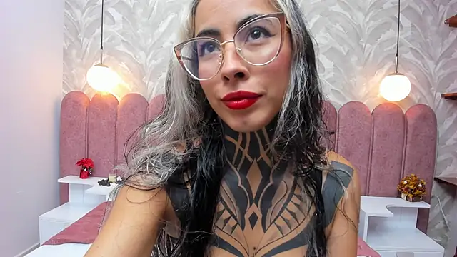 NicoleBlum online show from 13, 1, 2025