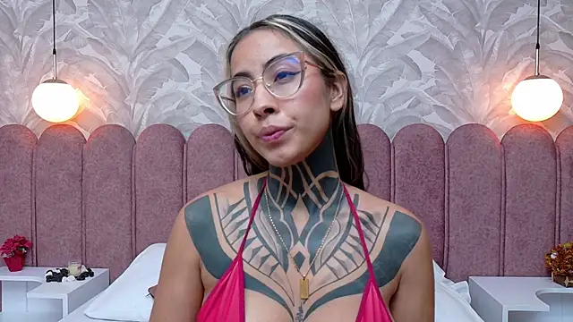 Snapshot of NicoleBlum chatting on 7, 2, 2025 NicoleBlum online show from 7, 2, 2025