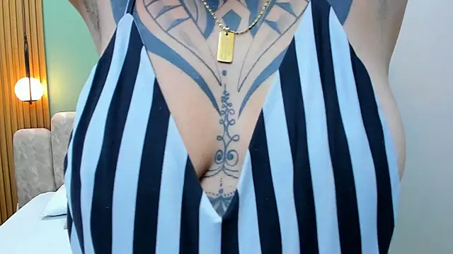 Snapshot of NicoleBlum chatting on 10, 3, 2025 NicoleBlum online show from 10, 3, 2025