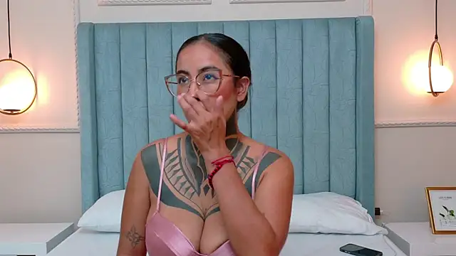 NicoleBlum online show from 3, 7, 2026