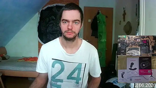 Snapshot of Chris23547 chatting on 12, 6, 2026 Chris23547 online show from 12, 6, 2026