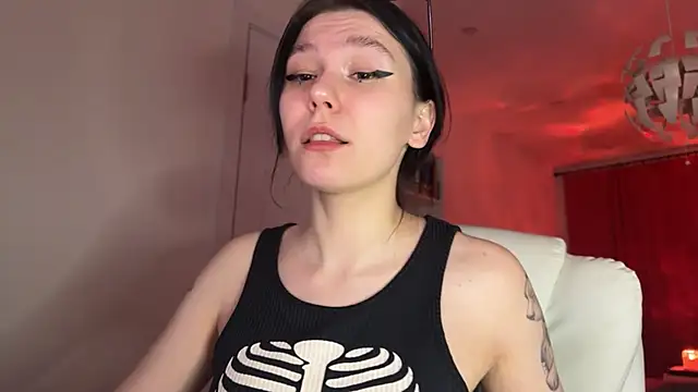 Snapshot of pinkdolly18 chatting on 20, 2, 2025 pinkdolly18 online show from 20, 2, 2025