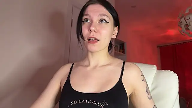 Snapshot of pinkdolly18 chatting on 24, 2, 2025 pinkdolly18 online show from 24, 2, 2025