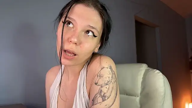 Snapshot of pinkdolly18 chatting on 2, 6, 2026 pinkdolly18 online show from 2, 6, 2026