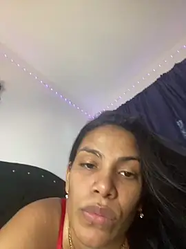 Snapshot of ArielleMillerr chatting on 4, 10, 2025 ArielleMillerr online show from 4, 10, 2025