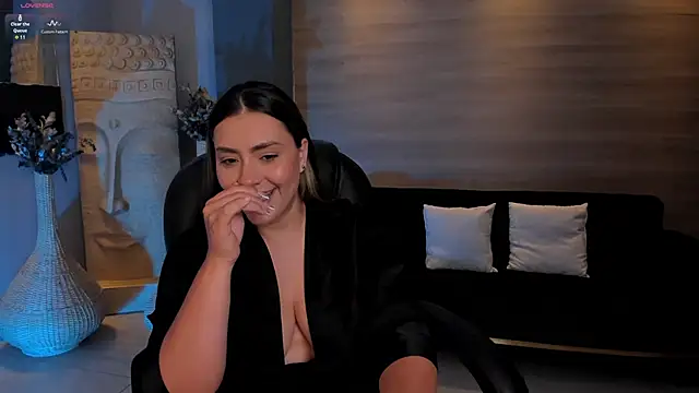 Snapshot of MartinnaBonnet chatting on 1, 2, 2025 MartinnaBonnet online show from 1, 2, 2025