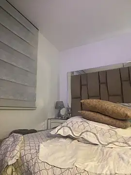 Amber Parker online show from 15, 4, 2026