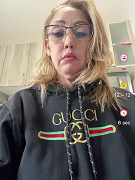 Snapshot of RAIRAsexy chatting on 25, 5, 2026 RAIRAsexy online show from 25, 5, 2026
