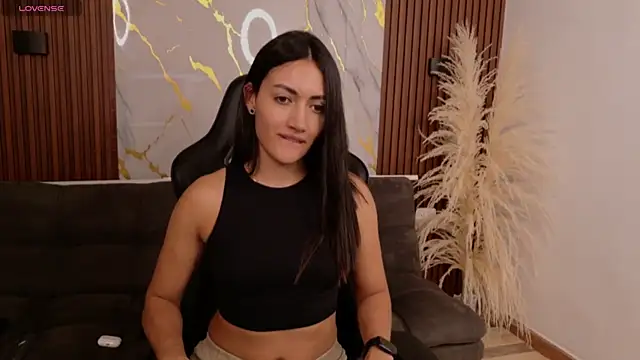 EmilyBoonny1 online show from 4, 5, 2026
