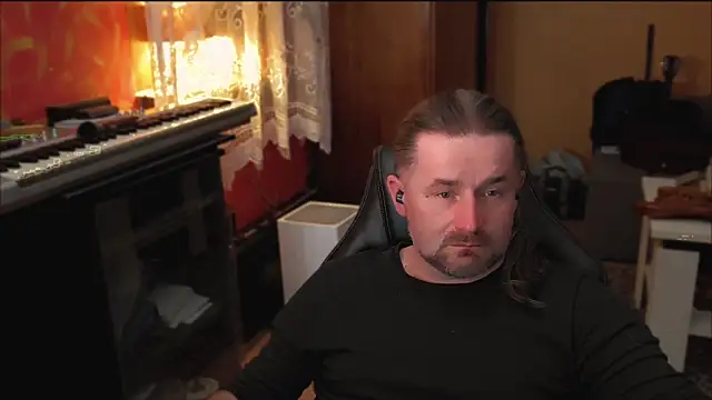 Mosiadz1975 online show from 8, 3, 2025