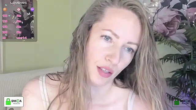 Snapshot of Queenymel chatting on 21, 5, 2026 Queenymel online show from 21, 5, 2026