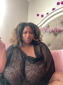 Snapshot of BigFineSelena chatting on 11, 4, 2026 BigFineSelena online show from 11, 4, 2026