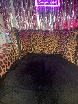 Snapshot of BigFineSelena chatting on 15, 4, 2026 BigFineSelena online show from 15, 4, 2026