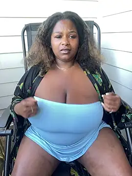 Snapshot of BigFineSelena chatting on 8, 5, 2026 BigFineSelena online show from 8, 5, 2026