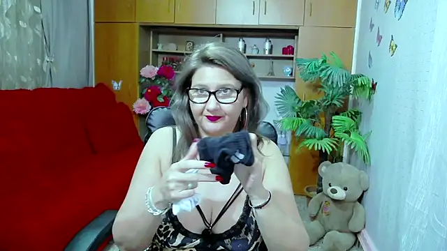 LucilleFenlys online show from 8, 12, 2024