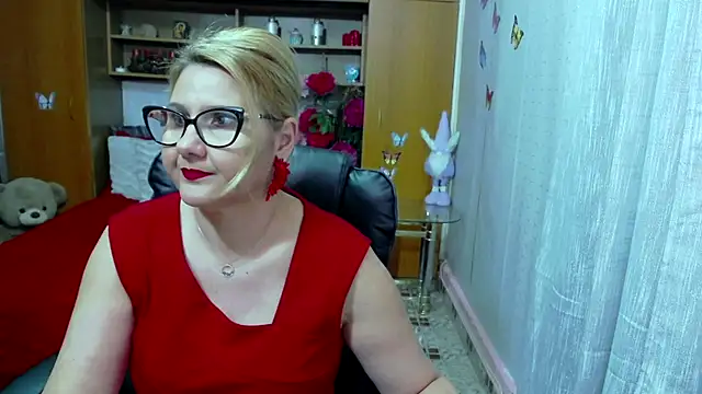 LucilleFenlys online show from 13, 1, 2025