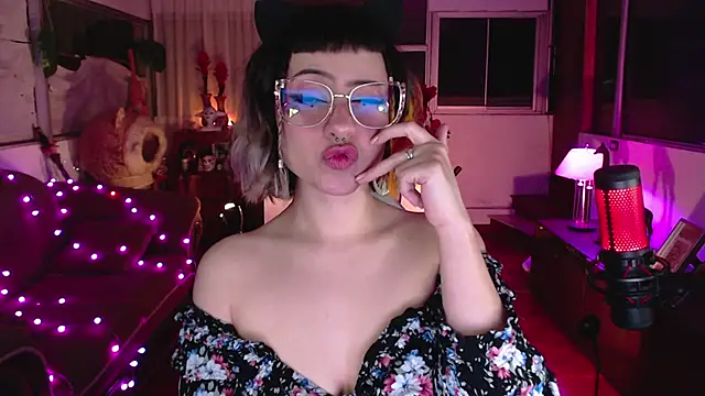 Aquamarinebubble online show from 3, 3, 2025