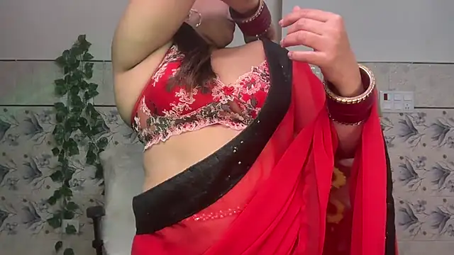 Snapshot of mahimagicdoll_DESI chatting on 11, 12, 2024 mahimagicdoll DESI online show from 11, 12, 2024