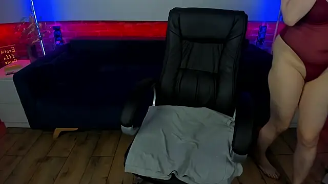 Kamilla Hot online show from 6, 3, 2025