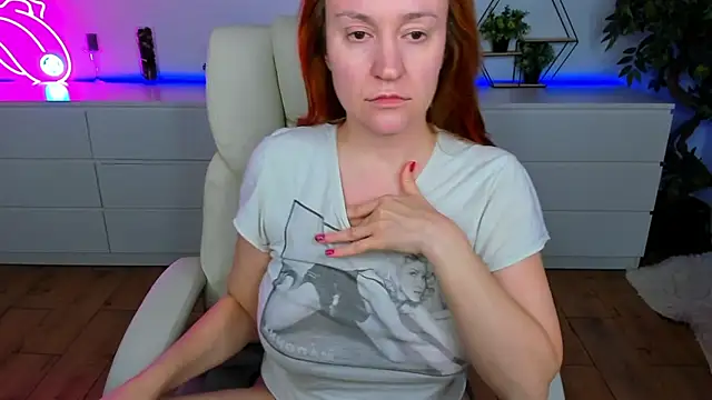 Kamilla Hot online show from 7, 11, 2025