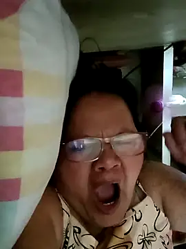 Chubbysweetmom online show from 5, 4, 2026