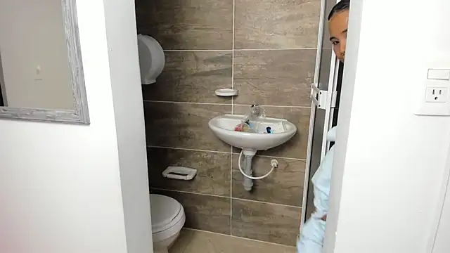 Snapshot of isabella_florez chatting on 21, 1, 2025 isabella florez online show from 21, 1, 2025