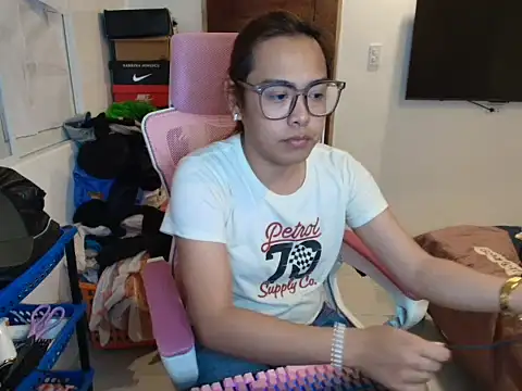 Snapshot of Your_PrettyGirlxxx chatting on 19, 2, 2026 Your PrettyGirlxxx online show from 19, 2, 2026