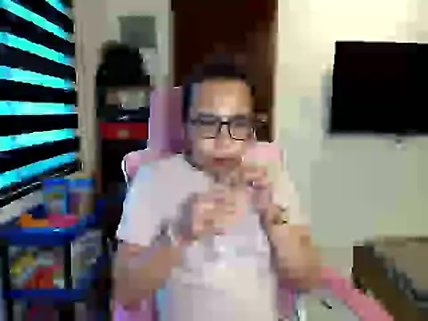 Snapshot of Your_PrettyGirlxxx chatting on 28, 2, 2026 Your PrettyGirlxxx online show from 28, 2, 2026