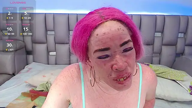 Kittywhiteass online show from 27, 11, 2025