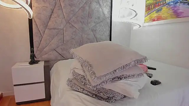 AmandaNordby  online show from 31, 1, 2025