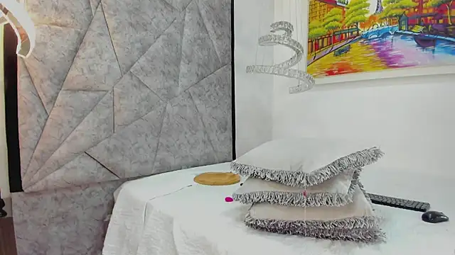 AmandaNordby  online show from 26, 2, 2025