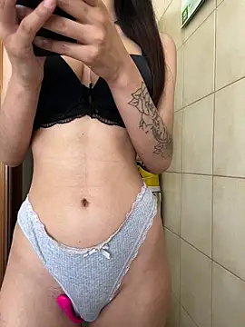 Snapshot of L000lita chatting on 26, 6, 2026 L000lita online show from 26, 6, 2026